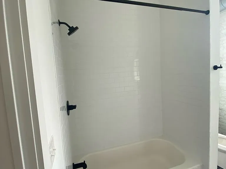 Bromley Dwelling — Photo 30