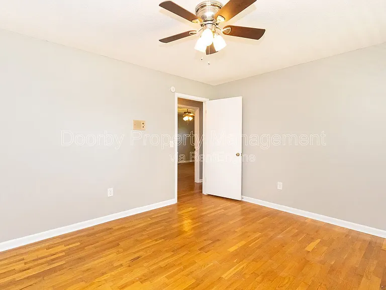 834 Kay Cir — Photo 14