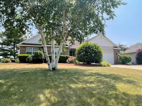 12942 Blueberry Ln, Holland, MI 49424