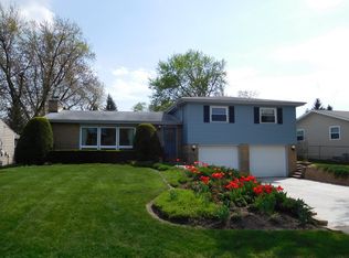 18169 W Big Oaks Rd, Grayslake, IL 60030