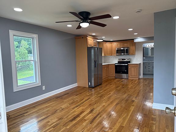 2nd image of 138 Lafayette St #2