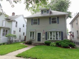 1913 3rd St, Moline, IL 61265