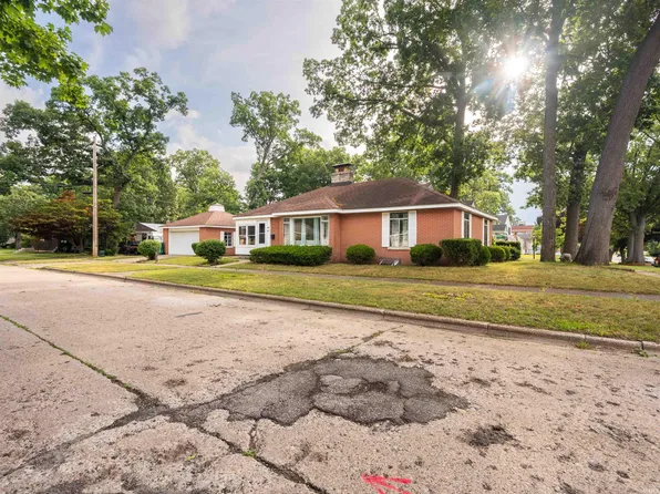 808 Webster St, Mishawaka, IN 46545