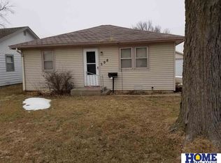 208 W 16th St, Cozad, NE 69130