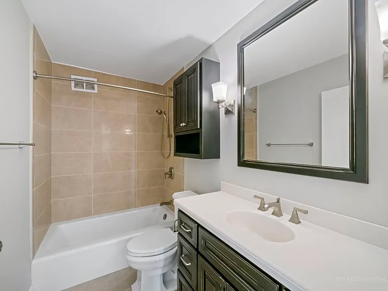 401 E Ontario St #409 — Photo 16