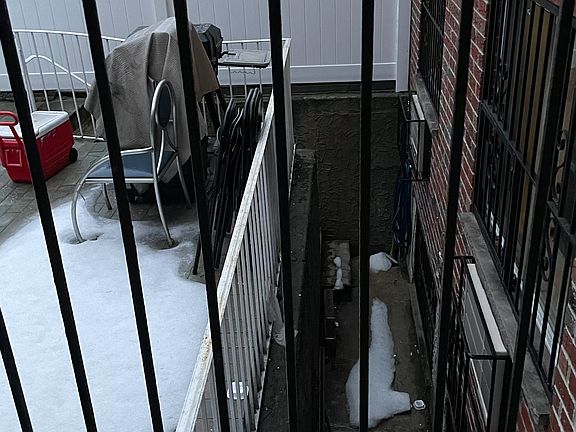 3rd image of 10948 Corona Ave