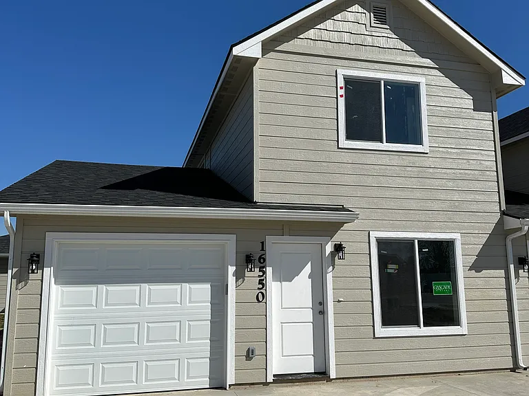 16550 N Franklin Blvd — Photo 1