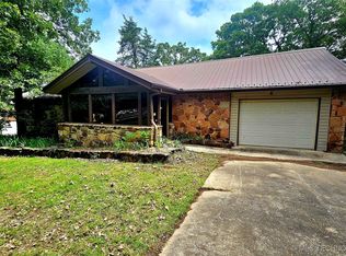 52 N Happy St, Eufaula, OK 74432