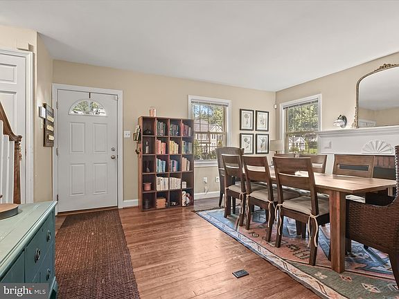 4th image of 2867 Rosemary Ln