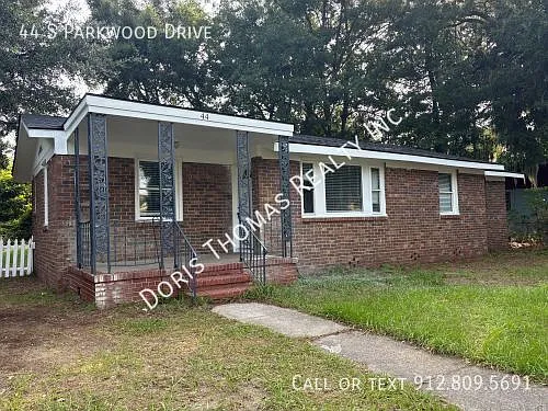 44 S Parkwood Dr — Photo 1