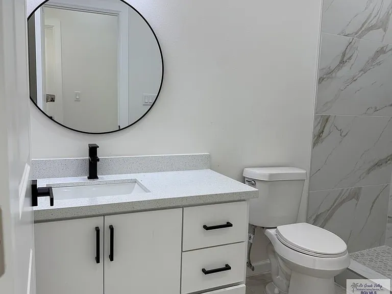 1013 Gabriela St #B — Photo 7