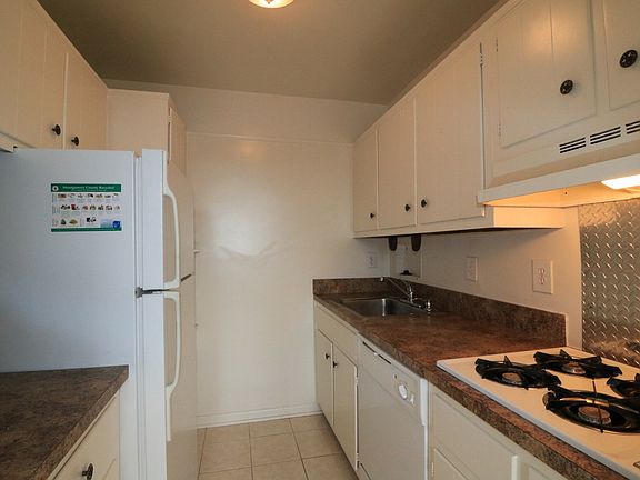 4th image of 10401 Grosvenor Pl APT 1024