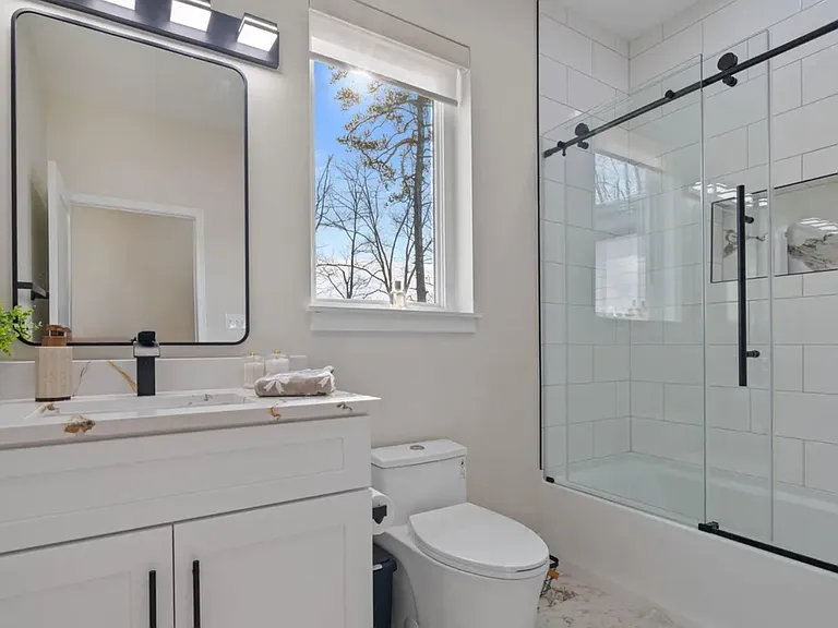 704 Russell St — Photo 14