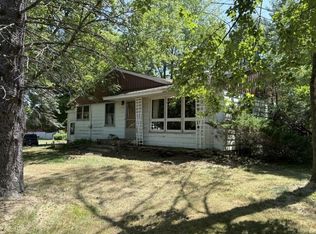 N4890 Schwalla Dr, Marinette, WI 54143