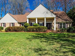 905 Ridge Dr, Mc Lean, VA 22101