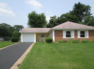 33 Holyoke Ln, Willingboro, NJ