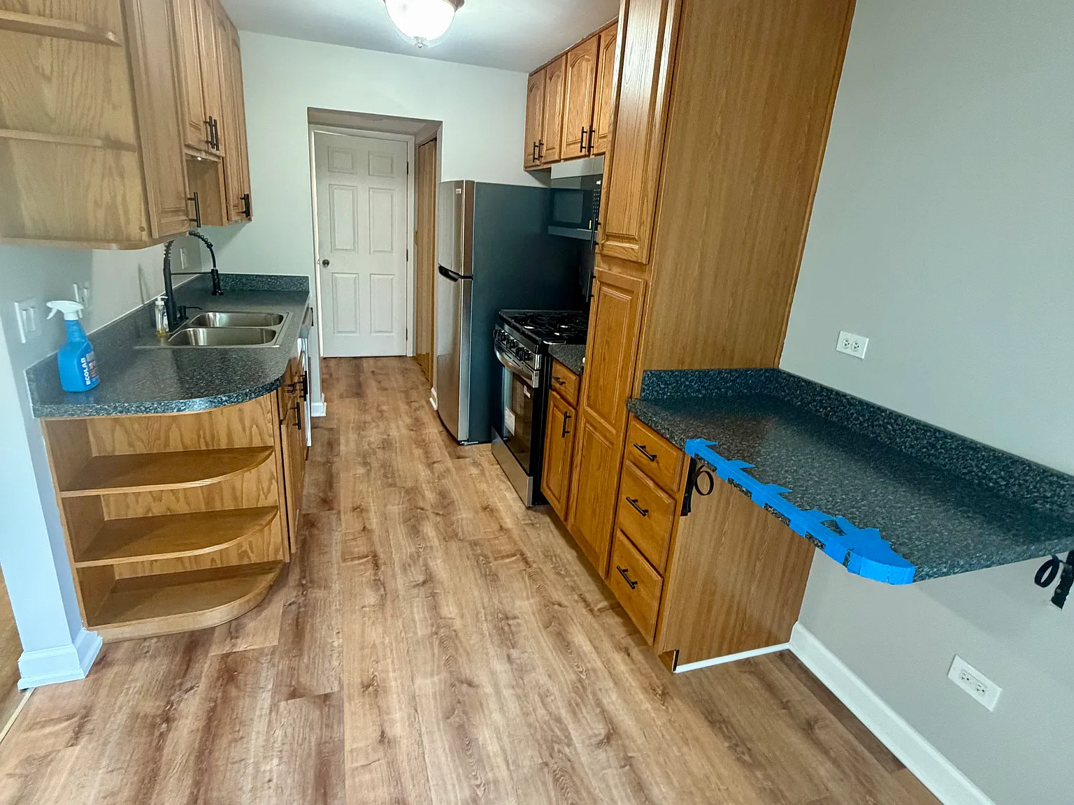 2 bed, 1.5 bath, 1200 sqft, $2,200 — Photo 3