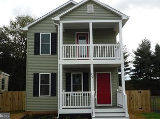 328 3rd St, Fredericksburg, VA 22408
