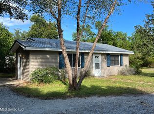 416 Jeff Davis Ave, Waveland, MS 39576
