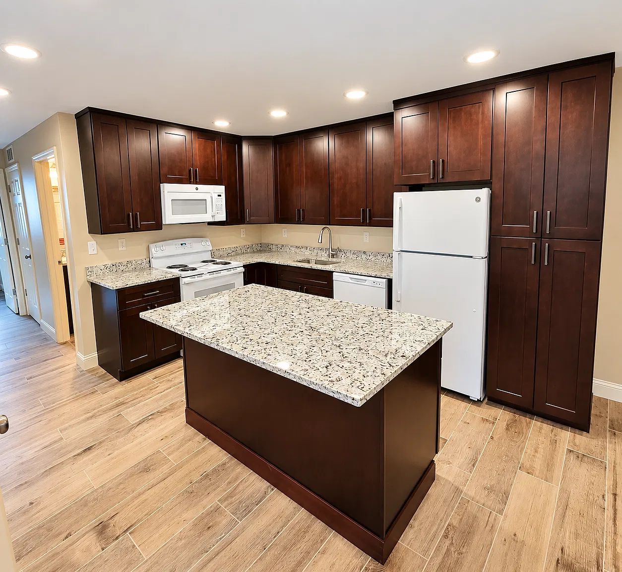 2 bed, 1000 sqft, $1,349 — Photo 1