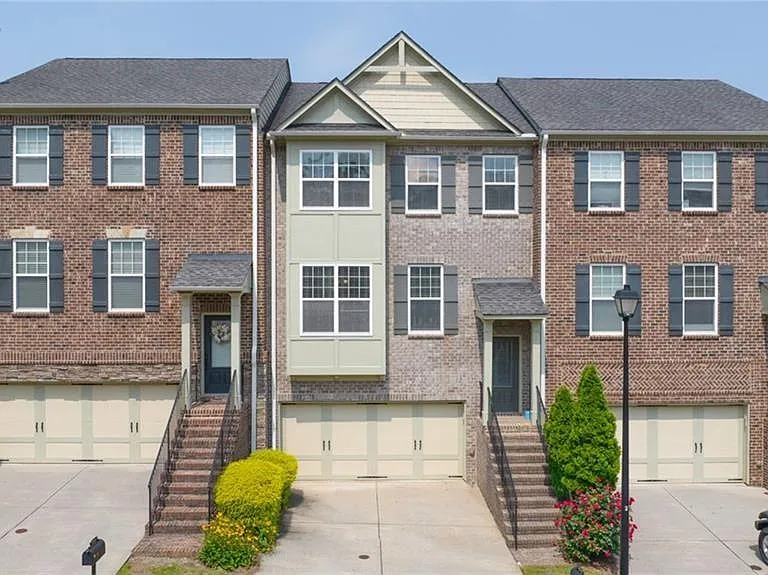 3642 Gambrell Ln NE — Photo 2