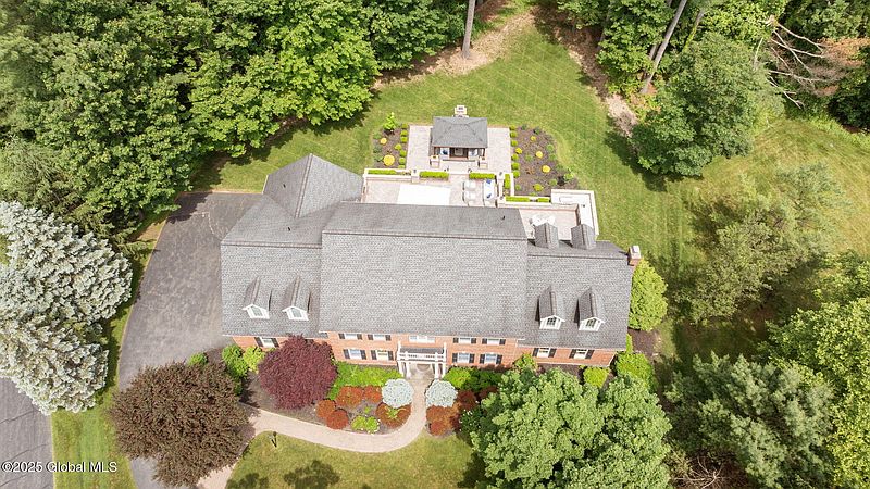 3rd image of 428 Ridgehill Road