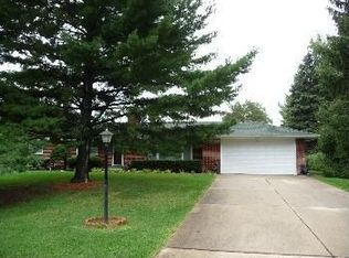13 Stonegate Dr E, Prospect Heights, IL 60070