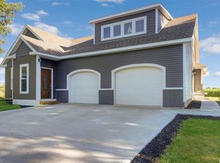 13660 Northmoor Dr, Cement City, MI