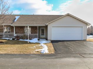 1833 Mapledale Ct, Sheboygan, WI 53081