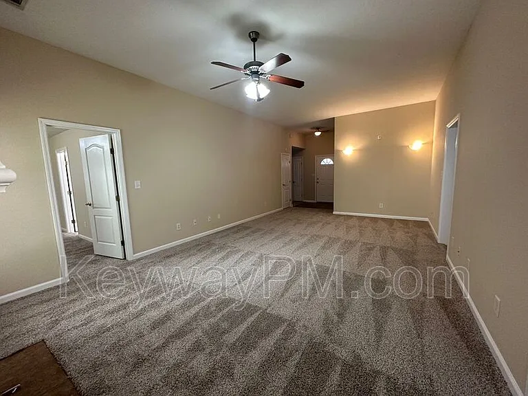 2136 Sylvan Lake Dr — Photo 17