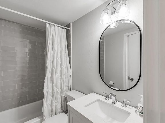 2nd image of 14707 Barryknoll Ln APT 160