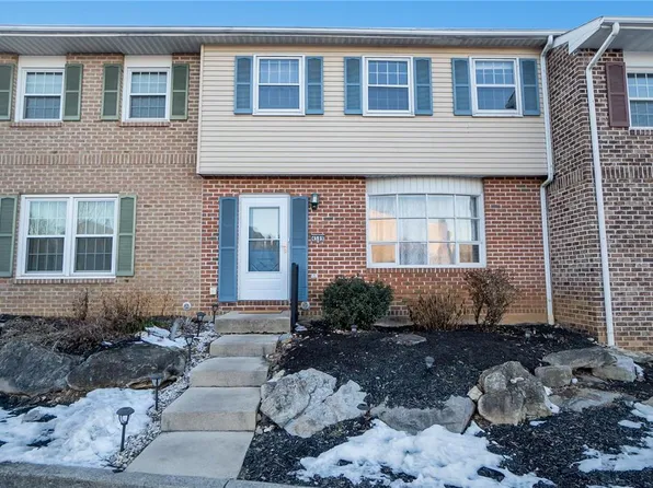 4589 N Hedgerow Dr, Allentown, PA 18103