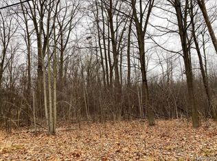 4210 Pavilion Ct, Fenton, MI 48430