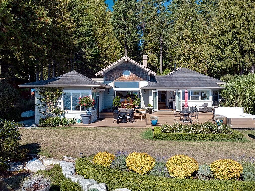 4043 Browning Rd, Sechelt, BC V0N 3A1 MLS R2859395 Zillow