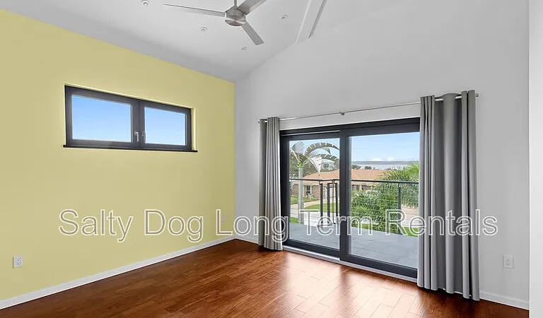 3001 John Anderson Dr — Photo 17