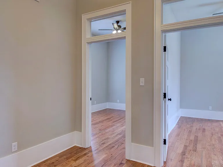 1420 Commerce St — Photo 15