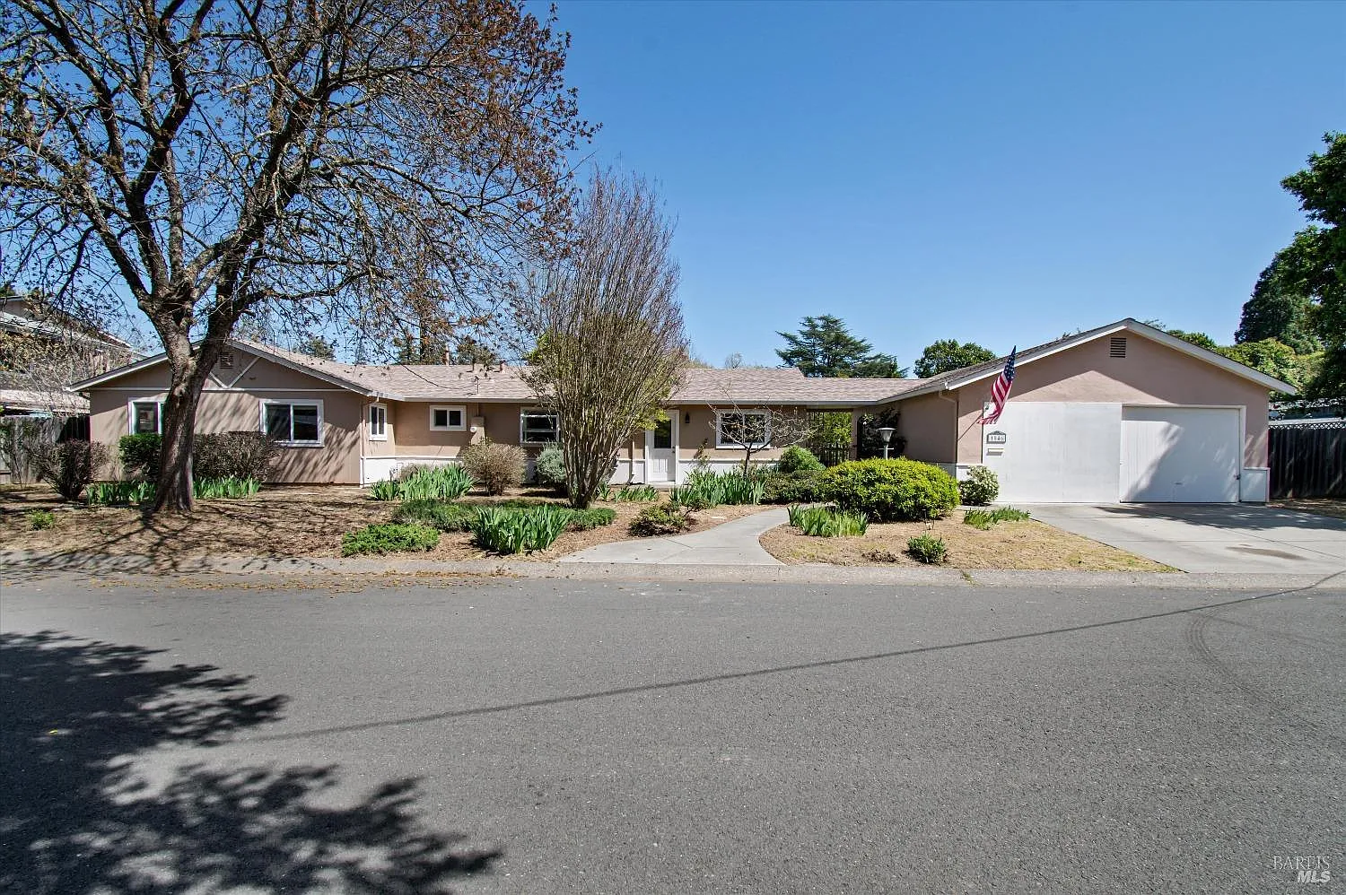 1046 Broadmoor Drive photo 1