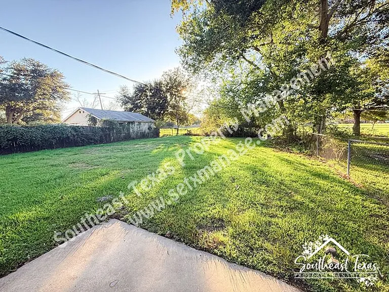 620 Smelker St — Photo 12