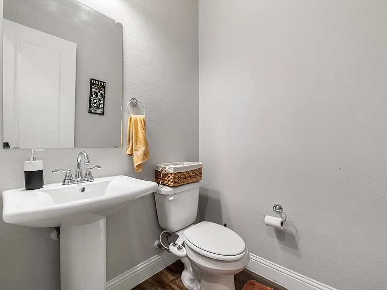 620 Hutchinson Ln — Photo 8