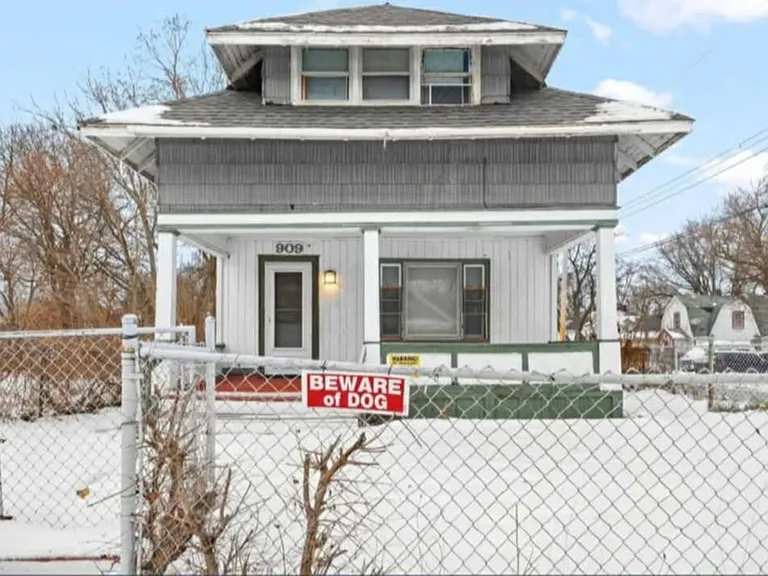 909 Baker St — Photo 25