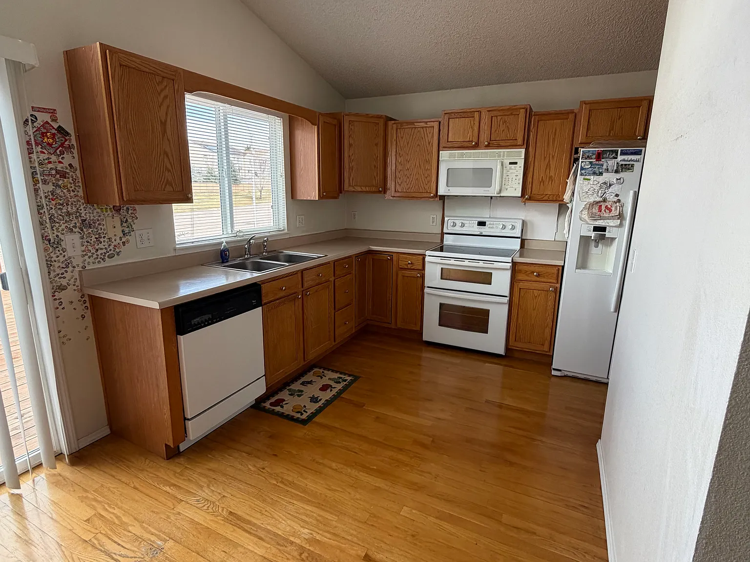 4 bed, 2128 sqft, $2,500 — Photo 4