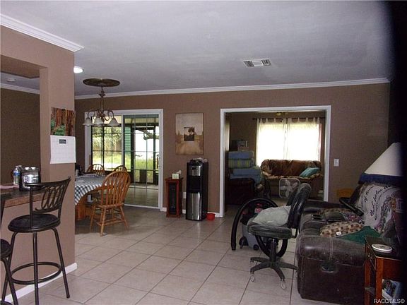 2nd image of 134 N Oakwood Ter