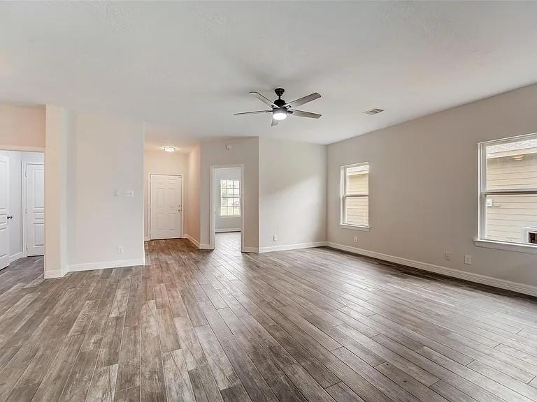 315 Apache Field Ln — Photo 8