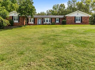 5638 S Southwood Rd, Springfield, MO 65804