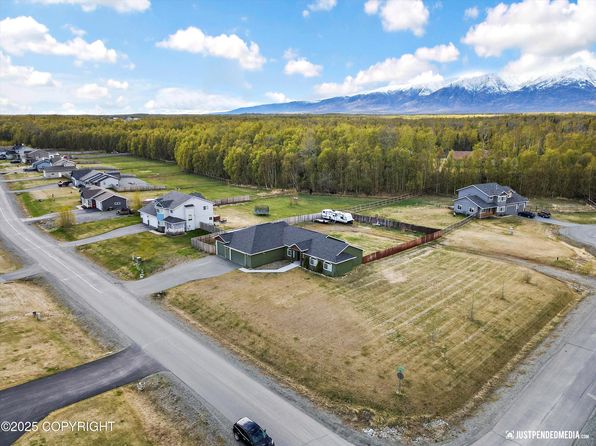 7765 E Sandstone Dr, Palmer, AK 99645