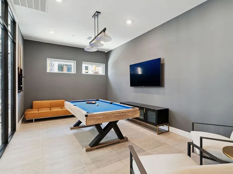 722 W Thompson St #207 — Photo 18