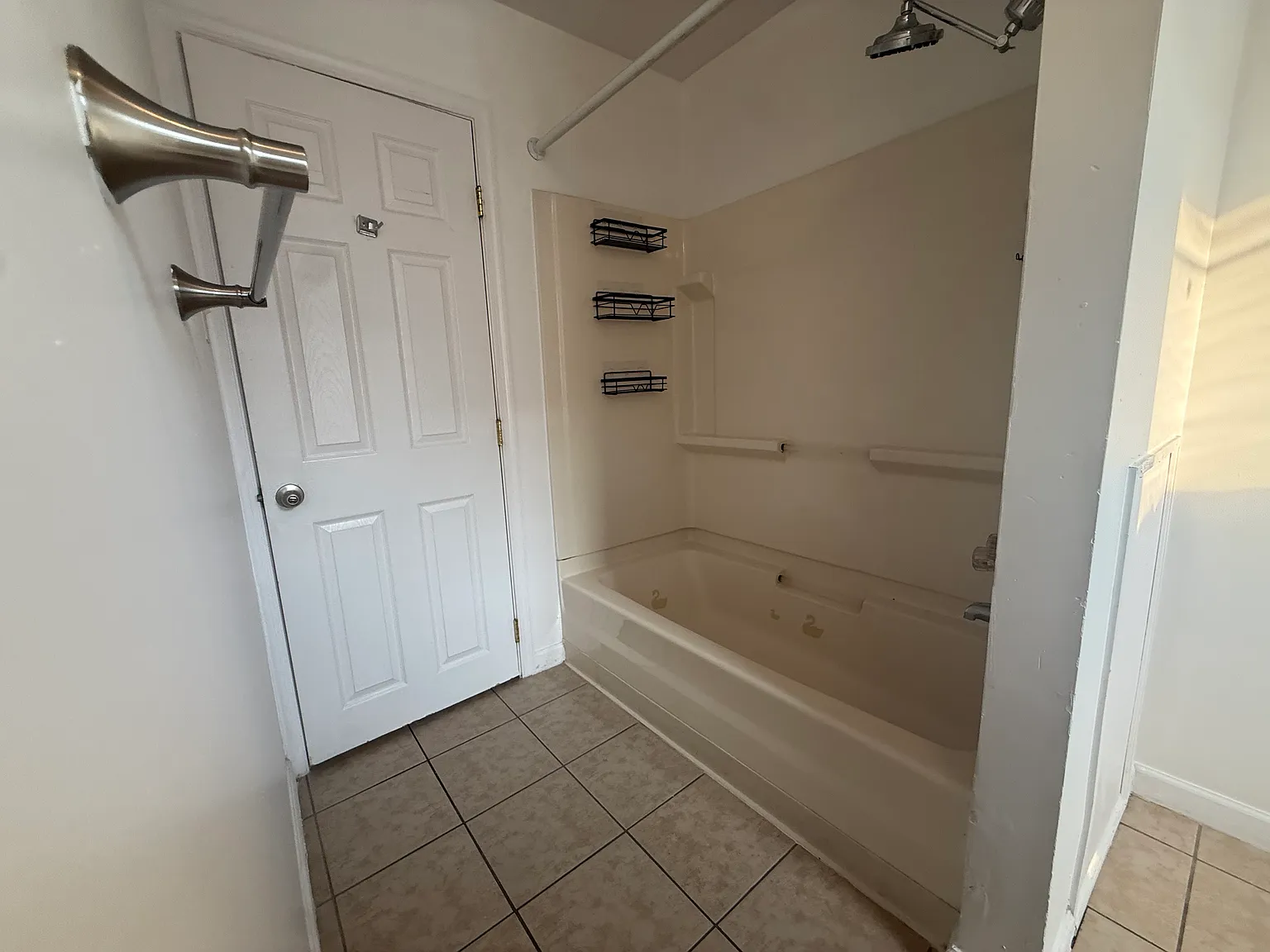 3 bed, 2129 sqft, $1,750 — Photo 2
