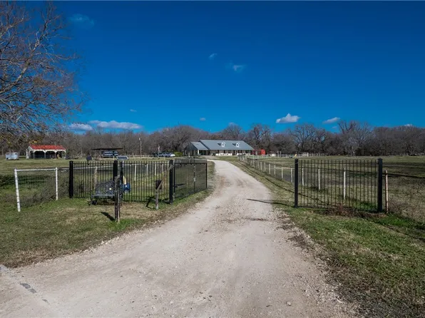 168 Country Dr, Waco, TX 76705