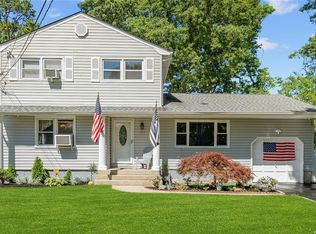 112 Webster Ave, Ronkonkoma, NY 11779