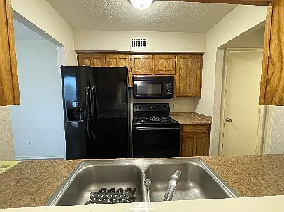 5516 Lewis Court - Unit C — Photo 2